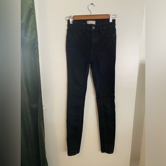 Free People Black Dark Wash Denim Womens Size 25(61855-16515125) - Picture 3 of 4